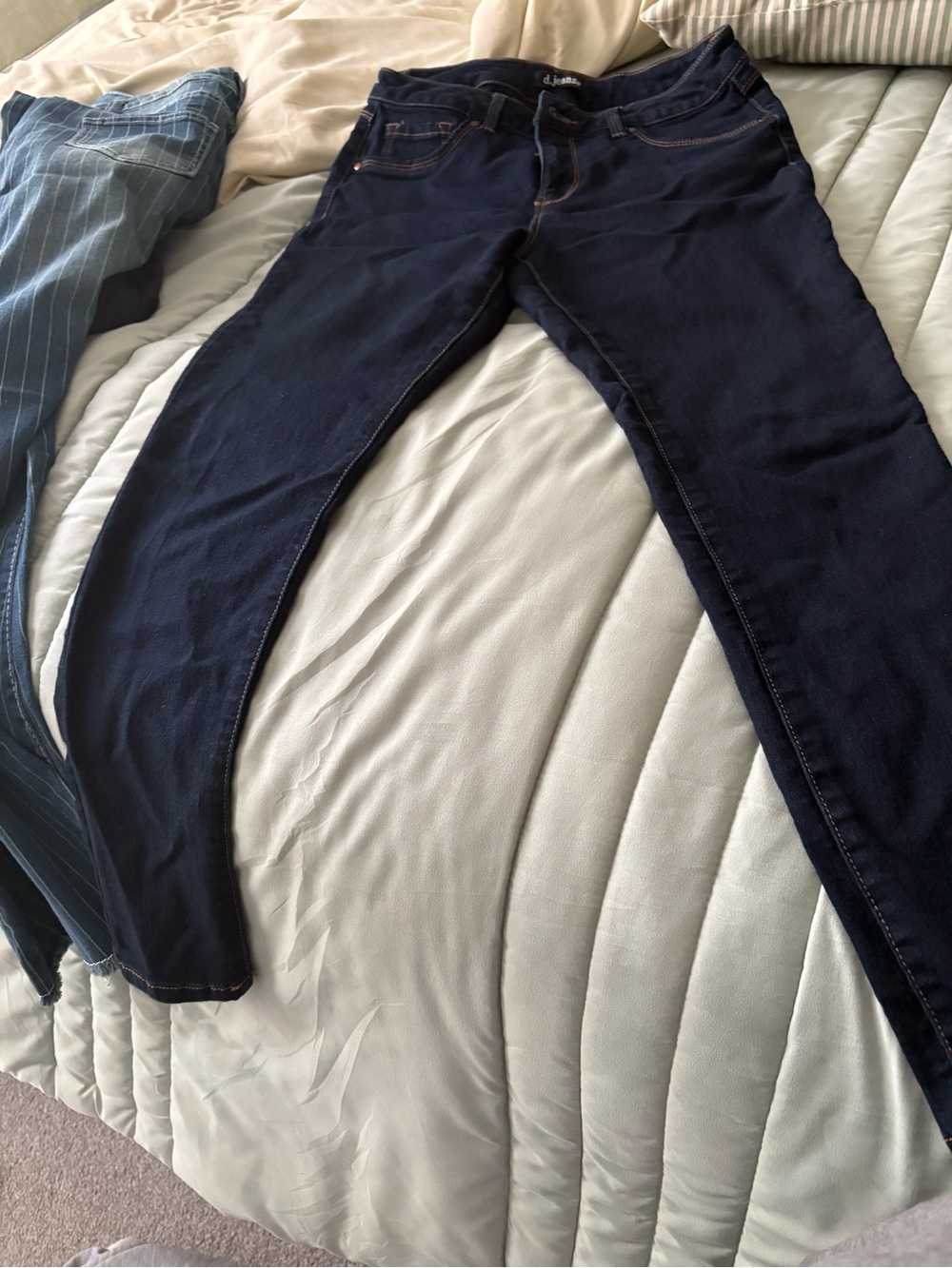 d. jeans Women’s Straight Leg Dark Blue Jeans